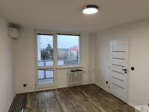 Pronájem bytu 2+kk, Olomouc - Neředín, gen. Píky, 37 m2