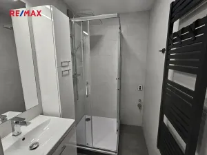 Pronájem bytu 1+kk, Kladno, V Bažantnici, 33 m2