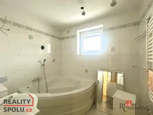 Pronájem bytu 2+1, Plzeň - Doubravka, V Malé Doubravce, 74 m2