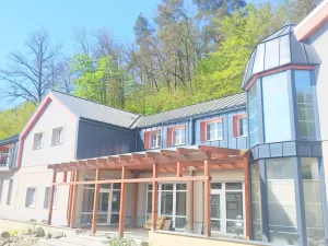 Pronájem bytu 1+1, Dalovice, Pod Parkem, 40 m2