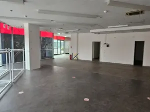 Pronájem obchodního prostoru, Praha - Holešovice, Jankovcova, 291 m2