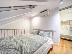 Pronájem atypického bytu, Hradec Králové, Eliščino nábřeží, 38 m2