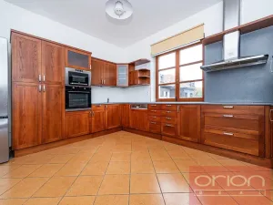 Pronájem rodinného domu, Praha - Břevnov, Oddělená, 316 m2