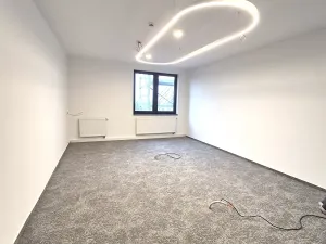 Pronájem kanceláře, Praha - Letňany, Beranových, 150 m2