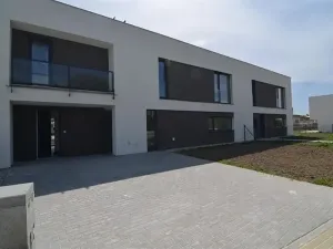 Pronájem rodinného domu, Vestec, Erbenova, 140 m2