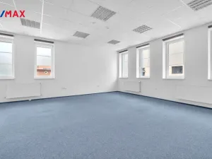 Pronájem kanceláře, Hradec Králové - Slezské Předměstí, Sládkova, 170 m2