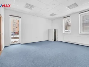 Pronájem kanceláře, Hradec Králové - Slezské Předměstí, Sládkova, 170 m2