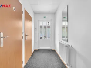 Pronájem kanceláře, Hradec Králové - Slezské Předměstí, Sládkova, 170 m2