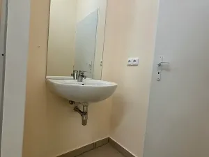 Prodej obchodního prostoru, Karlovy Vary, Divadelní náměstí, 100 m2