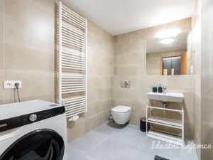 Pronájem bytu 1+kk, Praha - Hloubětín, Waltariho, 37 m2