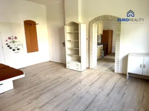 Pronájem bytu 2+kk, Chodová Planá, Výškovská, 55 m2