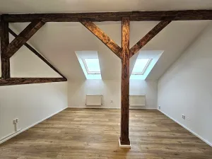 Pronájem kanceláře, Praha, Vinopalnická, 104 m2