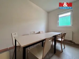 Pronájem skladu, Čestice, 650 m2