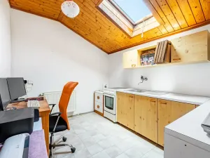 Prodej vícegeneračního domu, Jenštejn, 200 m2