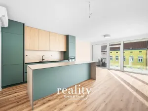 Prodej bytu 3+kk, Znojmo, Jarošova, 76 m2