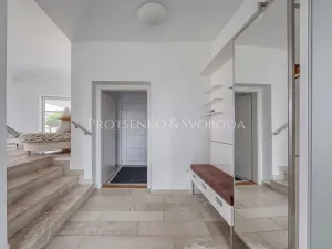 Prodej vícegeneračního domu, Křižanov, Benešovo náměstí, 530 m2