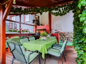 Prodej obchodního prostoru, Suchdol nad Lužnicí, Pražská, 180 m2