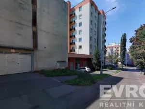 Pronájem garážového stání, Praha - Podolí, Pod Klaudiánkou, 14 m2