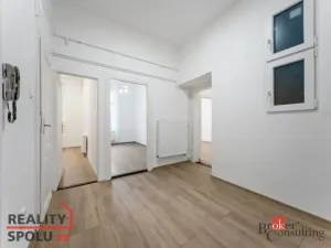 Pronájem bytu 3+1, Praha - Karlín, Sokolovská, 72 m2