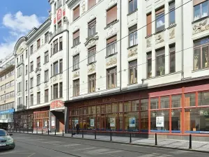 Pronájem kanceláře, Praha - Nové Město, Spálená, 1951 m2