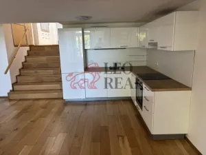 Pronájem atypického bytu, Praha - Lochkov, U sladovny, 85 m2