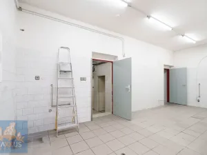 Pronájem obchodního prostoru, Praha - Strašnice, Počernická, 140 m2