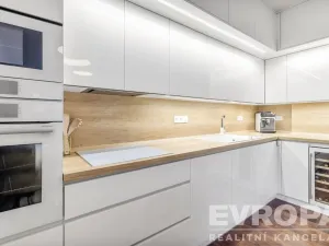 Prodej bytu 3+kk, Praha - Hloubětín, Waltariho, 78 m2