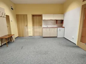 Pronájem kanceláře, Pečky, Chvalovická, 71 m2