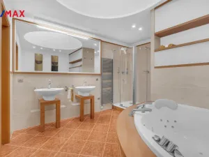 Prodej bytu 5+kk, Praha - Dolní Měcholupy, Za kovárnou, 219 m2