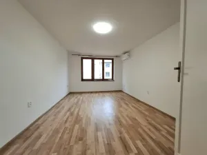 Pronájem bytu 1+1, Dobruška, Šubertovo nám., 28 m2