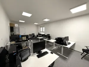Pronájem kanceláře, Brno - Židenice, Kosmákova, 38 m2