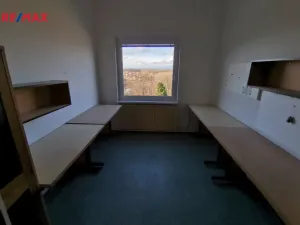 Prodej výrobních prostor, Uherčice, 1500 m2