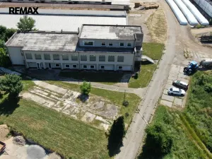 Prodej výrobních prostor, Uherčice, 1500 m2