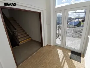 Prodej výrobních prostor, Uherčice, 1500 m2