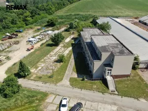 Prodej výrobních prostor, Uherčice, 1500 m2