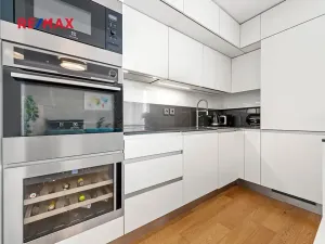 Prodej bytu 3+kk, Praha - Hrdlořezy, Učňovská, 71 m2