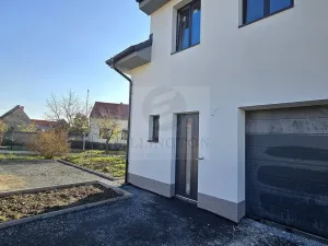 Prodej bytu 4+kk, Přerov nad Labem, 126 m2