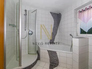 Prodej vícegeneračního domu, Regen,Německo, 213 m2