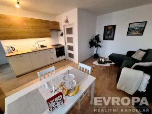 Pronájem bytu 3+kk, Pardubice, Jiřího Tomana, 61 m2