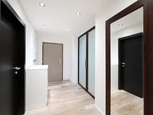 Pronájem bytu 5+kk, Praha - Hrdlořezy, Mezilehlá, 141 m2