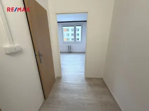 Pronájem bytu 1+kk, Kladno, Poděbradova, 33 m2