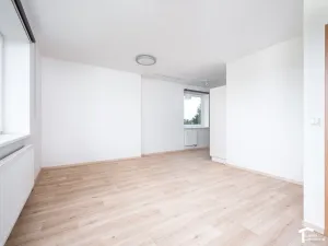 Pronájem bytu 2+kk, Pardubice - Nemošice, Nemošická, 60 m2