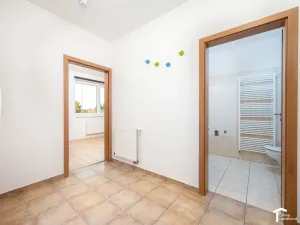 Pronájem bytu 2+kk, Pardubice - Nemošice, Nemošická, 60 m2