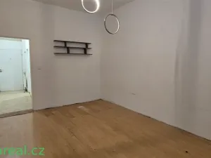 Pronájem bytu 1+1, Brno, Dukelská třída, 37 m2