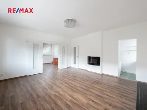 Prodej komerční nemovitosti, Měchenice, Hlavní, 330 m2