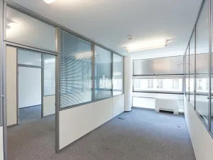 Pronájem kanceláře, Praha - Smíchov, Štefánikova, 371 m2