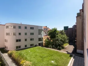 Pronájem kanceláře, Praha - Smíchov, Štefánikova, 371 m2