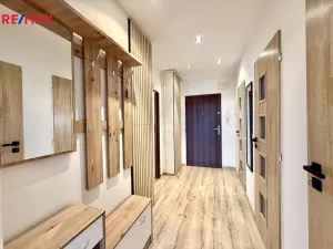 Prodej bytu 2+1, Karlovy Vary - Rybáře, Majakovského, 64 m2