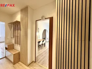 Prodej bytu 2+1, Karlovy Vary - Rybáře, Majakovského, 64 m2