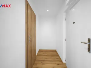 Prodej bytu 1+kk, Hradec Králové - Slezské Předměstí, Severní, 28 m2